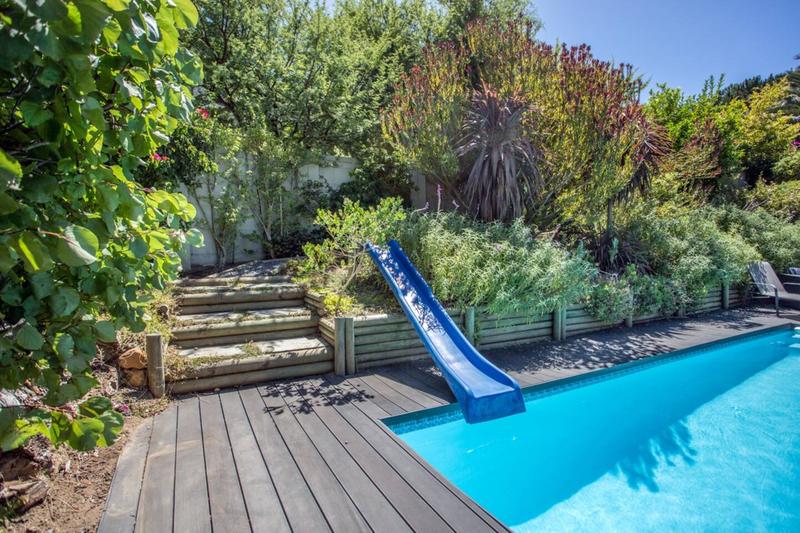 To Let 4 Bedroom Property for Rent in Tarragona Western Cape